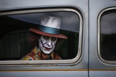 clown-portrait-window-3