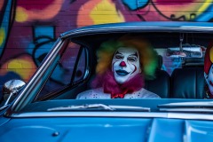 clowns-driving-225-blue-car
